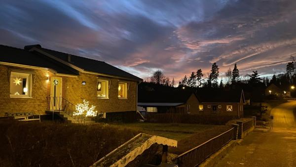 Villa MICHEL PremiumFerienhaus inkl Bettwäsche Handtücher, Prenota  Hotel a Småland con parcheggio, Parcheggio