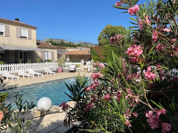 Villa de caractères,piscine, vue sur le luberon,3 chambres, Reserva ahora  Hoteles en Cheval-Blanc con piscina, Piscina
