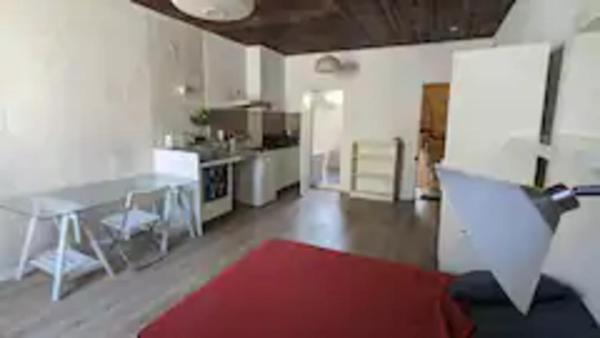 Hypercentre, place Pie studio, Prenota  Avignone ViaRhona