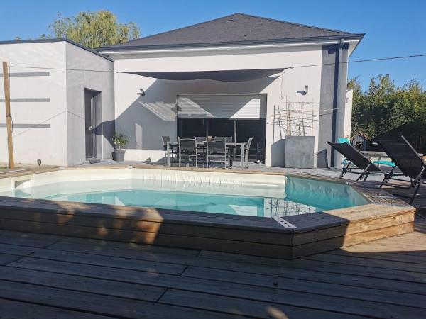 Villa 5km du circuit 24h Le Mans, Buchen Sie  Hotels in Spay mit Pool, Schwimmbad