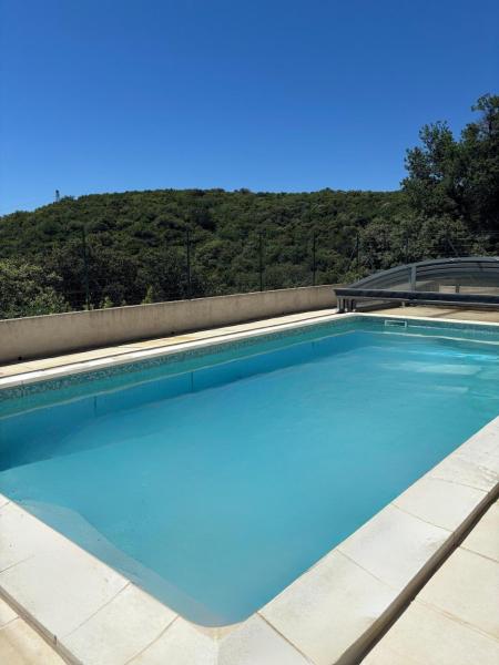 Villa Crusoe - Ardèche, Prenota  Hotel a Alvernia con parcheggio, Parcheggio