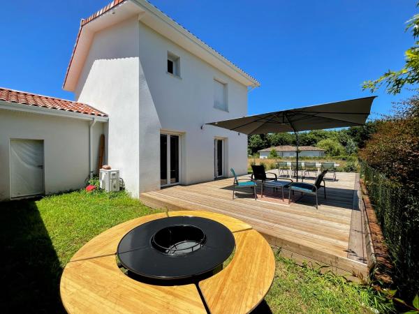Villa Climatisée 8 Pers, 4 chambres, 3 Sdb, Reserva ahora  Hoteles en Aquitania con aparcamiento, Aparcamiento