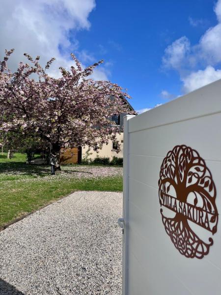 Villa Sakura, Prenota  Hotel a Normandia con parcheggio, Parcheggio