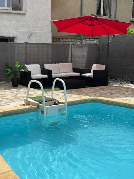Villa spacieuse avec piscine privée à Montpellier, Réserver  Hôtels à Hérault avec piscine, Piscine