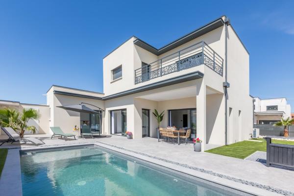 Villa Miray - Beach & Pool, Réserver  Hôtels à Hérault avec piscine, Piscine