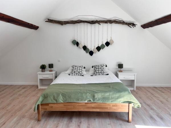 Appartement Ampuis Villa Monplaisir, Prenota  Hotel a Alvernia con parcheggio, Parcheggio