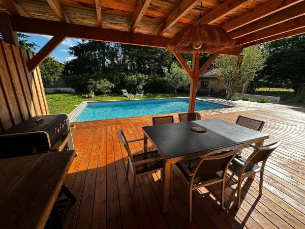 Villa aux oiseaux, Reserva ahora  Hoteles en Aquitania con aparcamiento, Aparcamiento