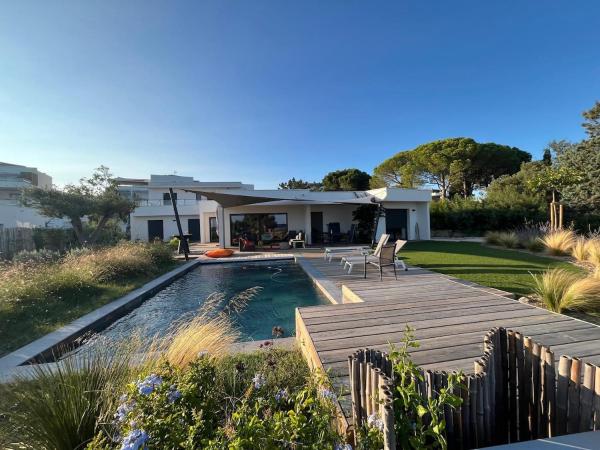 Splendide Villa Maje 8p vue mer piscine privée Plage à 5mn, Buchen Sie  Mèze Étang de Thau