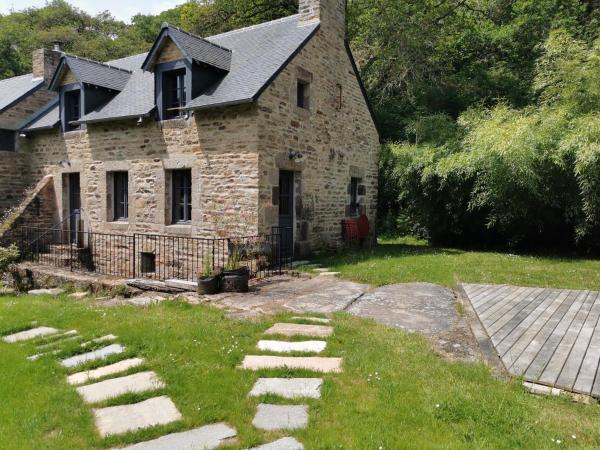Le Moulin bordé par lAven, Prenota  Hotel a Bretagna con parcheggio, Parcheggio