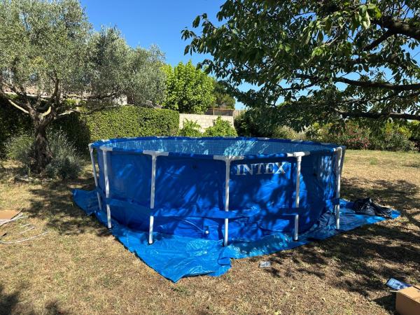 Villa pour 8 avec clim et parking proche de la mer, Réserver  Hôtels à Hérault avec piscine, Piscine