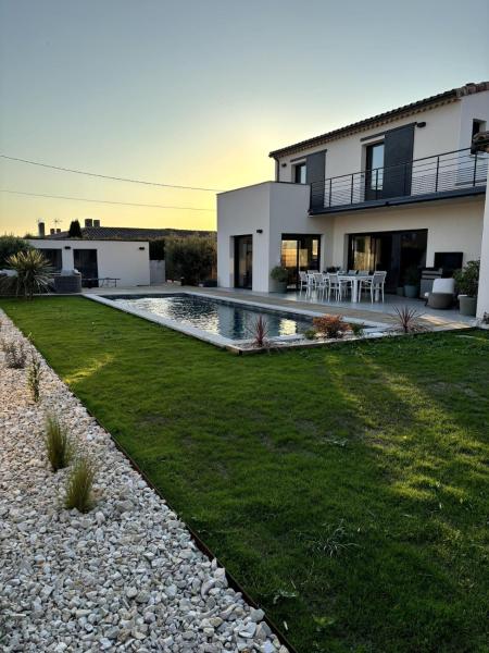 Villa moderne au coeur de la provence, Buchen Sie  Pernes-les-Fontaines Vaucluse