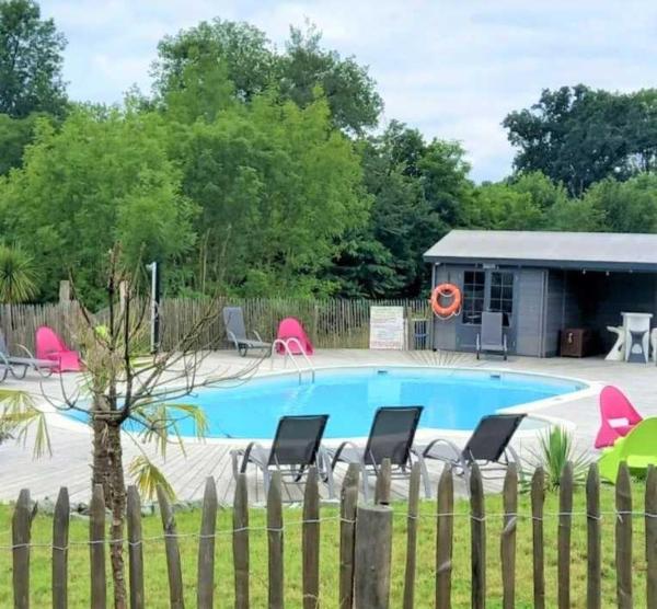 Camping 3 étoiles - Piscine - ccbbehi, Réserver  Verruyes 