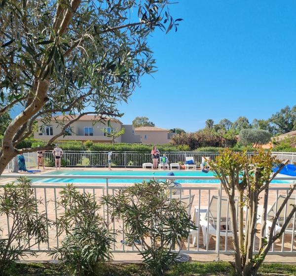 Mini Villa 200m de la plage, Réserver  Cervione 