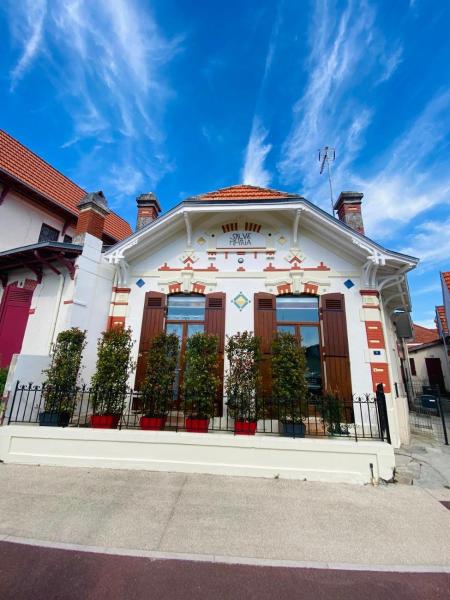 Villa Salve Maria, proche plage et centre ville, ménage et draps compris, Reserva ahora  Hoteles en Aquitania con aparcamiento, Aparcamiento