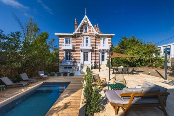 Historic Villa In Arcachon With Heated Pool, Reserva ahora  Hoteles en Aquitania con aparcamiento, Aparcamiento