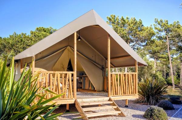 Camping Les Oyats, Reserva ahora  Hoteles en Aquitania con aparcamiento, Aparcamiento