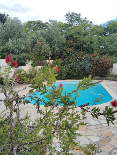 La Fontaine du Pas, dans Villa, 2 chambres Piscine 11x5, Reserva ahora  Hoteles en Aquitania con aparcamiento, Aparcamiento