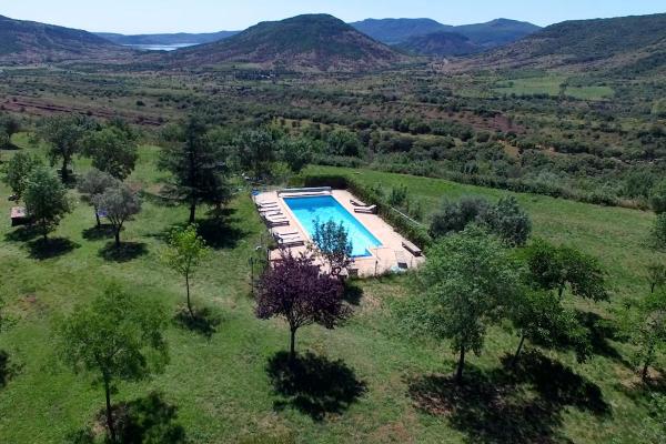 Gite Bergerie Piscine avec vue panoramique sur le Lac du Salagou, Réserver  Le Puech Languedoc-Roussillon