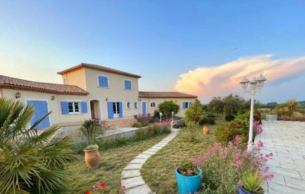 Villa des Antonins, Prenota  Saint-Gilles Camargue