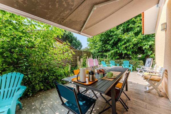 Villa Les Tamaris 8 Personnes, Reserva ahora  Hoteles en Aquitania con aparcamiento, Aparcamiento