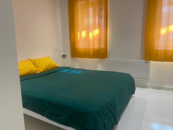 Chambre privée en centre-ville, Réserver  Trèbes Canal du Midi