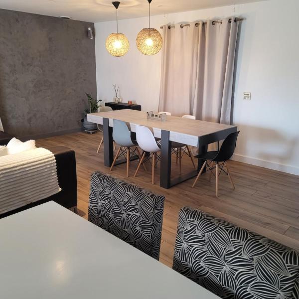 Villa moderne avec toutes les commodités, proche de la mer, Buchen Sie  Bernis Gard