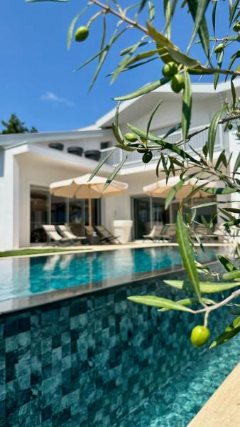 EHDΞN Biarritz Arbonne, Reserva ahora  Hoteles en Aquitania con aparcamiento, Aparcamiento