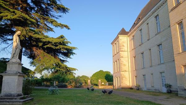 Palais abbatial de Bourgueil, Prenota  Bourgueil Indre e Loira