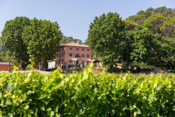 Le Prieuré - Château La Martinette, Prenota  Hotel a Alvernia con parcheggio, Parcheggio