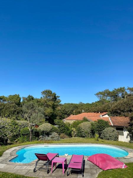 Bourdaines - Villa entre océan et forêt, Reserva ahora  Hoteles en Aquitania con aparcamiento, Aparcamiento