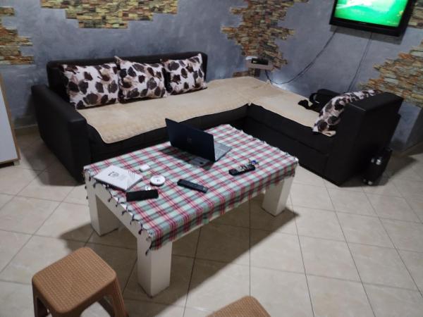 Apartmani Vojdinovski Valona, Buchen Sie  Hotels in Qark Vlora mit Parkplatz, Parkplätze