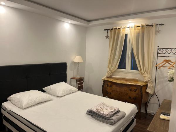Villa Bagnols en forêt, Prenota  Hotel a Alvernia con parcheggio, Parcheggio