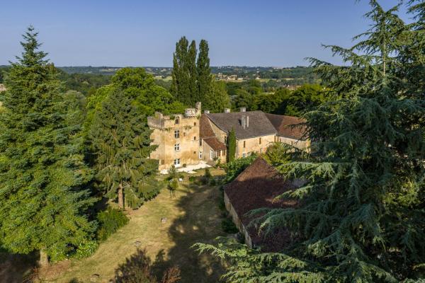Château de Nanthiat, Prenota  Nanthiat 