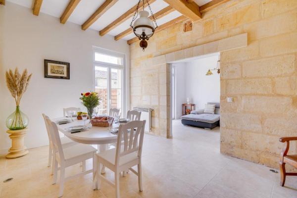 Villa de caractère au centre de Saint Emilion, Buchen Sie  Saint-Émilion Weinbaugebiet Saint-Émilion