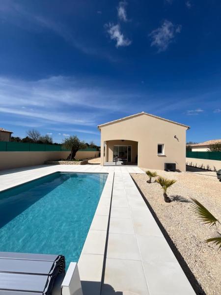 Villa Oléa avec piscine privée et proche des Gorges de lArdèche, Prenota  Hotel con piscina a Alvernia, Piscina