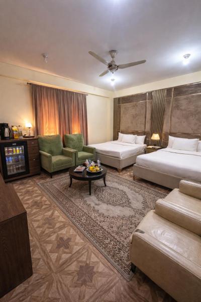 Tashreefaat Guest House - Islamabad Center, Buchen Sie Pension Hotels in Islamabad mit Parkplatz, Parkplätze