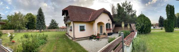 Apartment in Balatonbereny/Balaton 18046, Prenota Appartamento Hotel con piscina a Part, Piscina