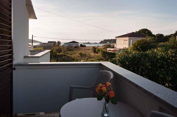 Apartment Lopar 1, Buchen Sie Ferienwohnung Lopar Insel Rab
