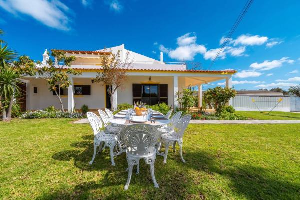 Villa 4 Quartos, Piscina, AC, Jardim, Prestige For Home, Prenota  Hotel a Algarve con parcheggio, Parcheggio