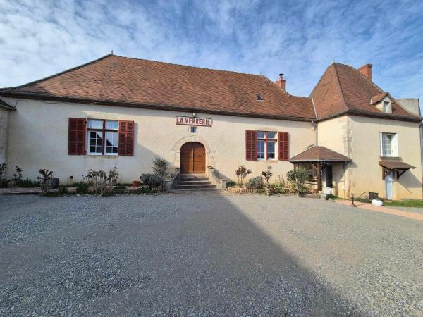 Le refuge des3petitscochons, Prenota  Hotel a Allier con parcheggio, Parcheggio