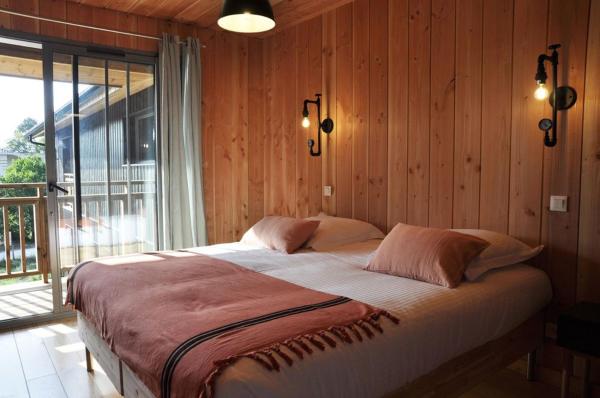 La Cabane de Chacha, Reserva ahora  Hoteles en Aquitania con aparcamiento, Aparcamiento