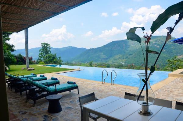 Villa en Club Campestre Mesa de Yeguas, Reserva ahora  Anapoima Cundinamarca