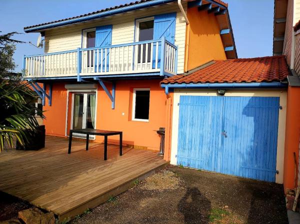 Villa avec piscine LAbris Côtier, Reserva ahora  Hoteles en Aquitania con aparcamiento, Aparcamiento