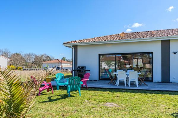 Villa Coco, Reserva ahora  Hoteles en Aquitania con aparcamiento, Aparcamiento