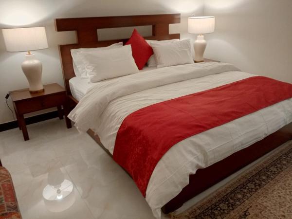 Nook House, Buchen Sie  Hotels in Islamabad mit Parkplatz, Parkplätze