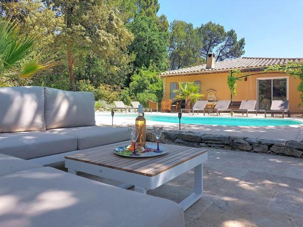 Holiday Home Villa Hestia by Interhome, Prenota  Hotel a Alvernia con parcheggio, Parcheggio