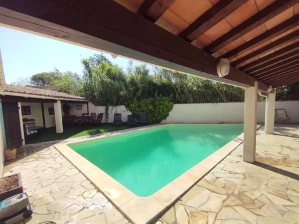 The Villa du Canal spacious house with swimming pool, Réserver  Hôtels à Canal du Midi avec piscine, Piscine