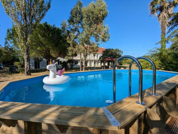 Villa Louisiane - Maison avec piscine, Reserva ahora  Hoteles en Aquitania con aparcamiento, Aparcamiento