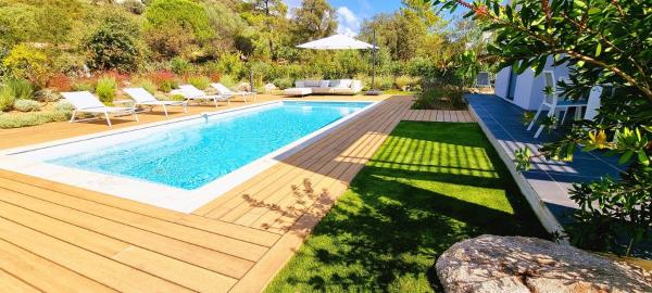 Villa Alba, 8 pers, piscine chauffée, 5 minutes plage, Réserver  Hôtels avec piscine à Cirendinu, Piscine