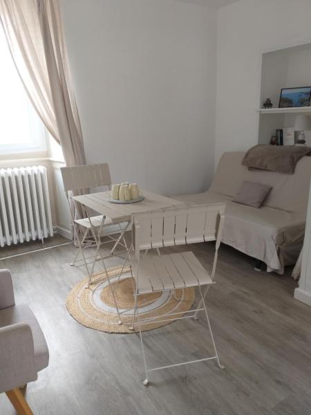 MANOIR ST YVES -Gîte, Prenota  Hotel a Bretagna con parcheggio, Parcheggio